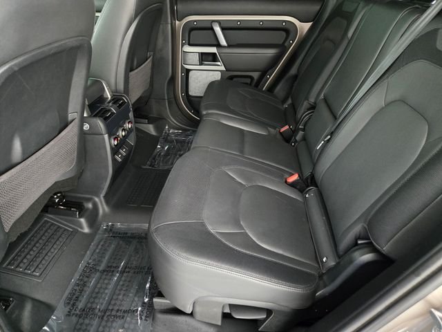 Used 2023 Gold Land Rover X-Dynamic SE image 5