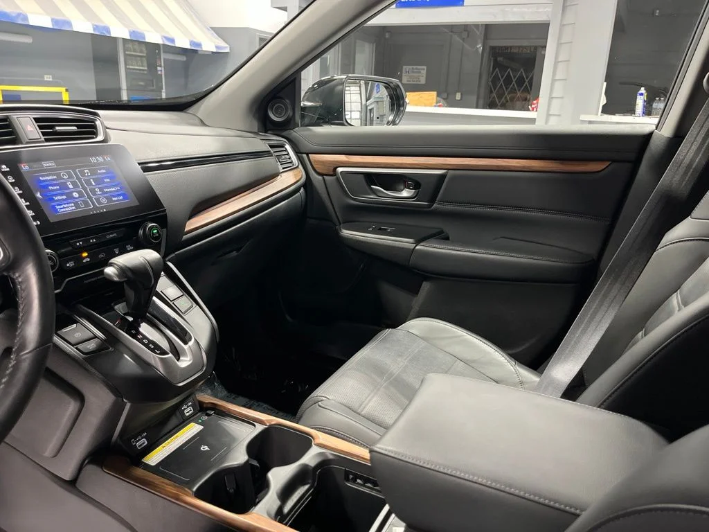 Certified Used 2022 Crystal Black Pearl Honda Touring image 14