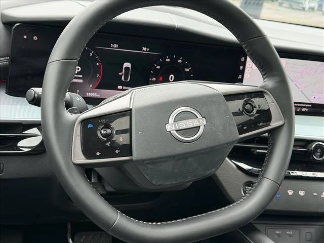 Used 2025 Red Nissan SL image 8