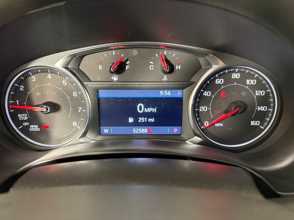 Used 2024 White GMC SLT image 30