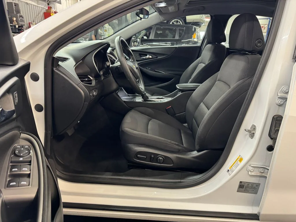 Used 2023 White Chevrolet LT image 14