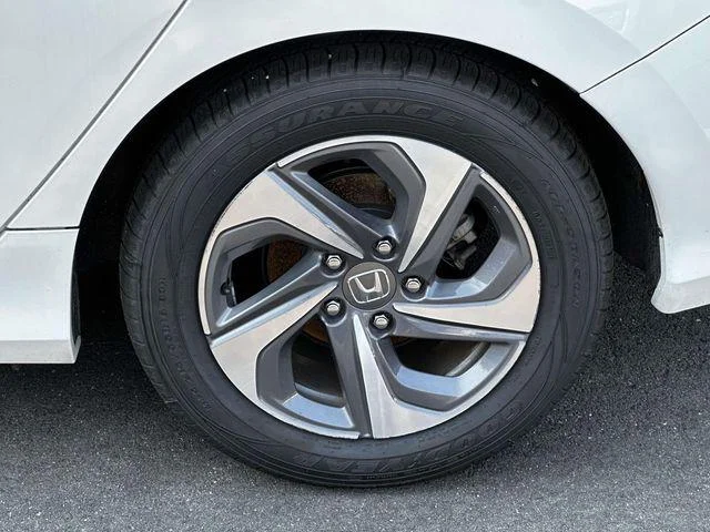 Used 2019 White Orchid Pearl Honda EX image 9