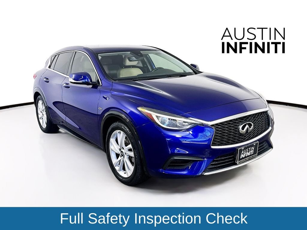 2017 INFINITI QX30 Luxury