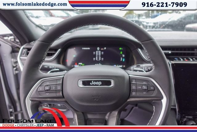 New 2024 Silver Zynith Exterior Paint Jeep 4xe image 12
