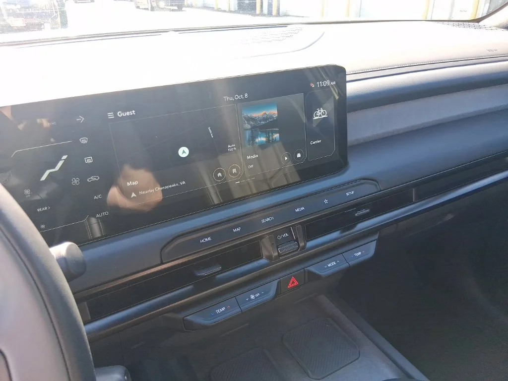 Used 2027 White Kia X-Line SX image 14