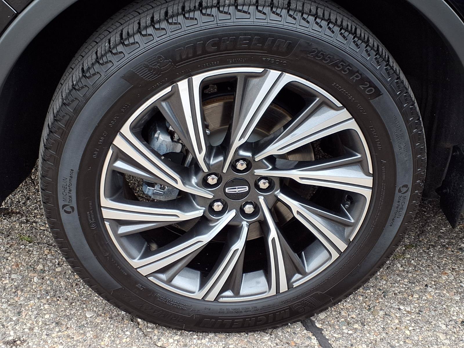 Used 2025 Infinite Black Metallic Lincoln Premiere image 31