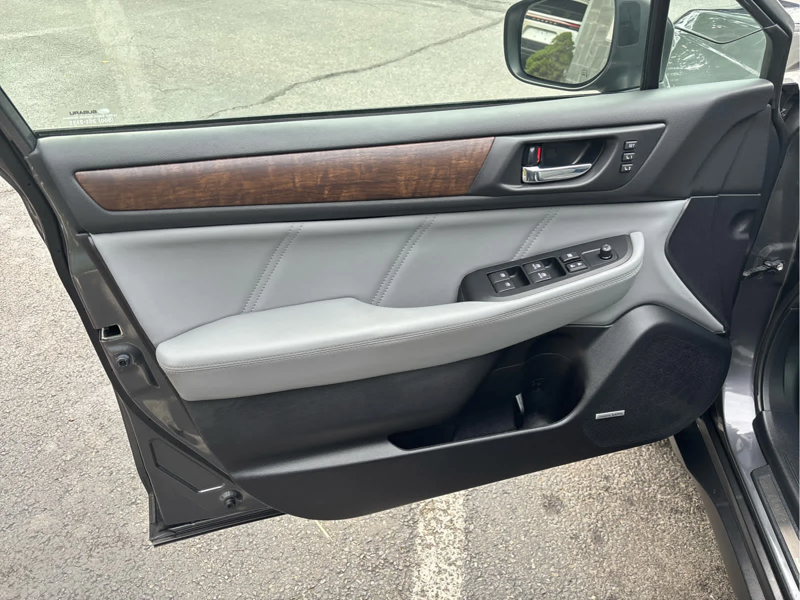 Used 2018 Magnetite Gray Metallic Subaru Limited image 22