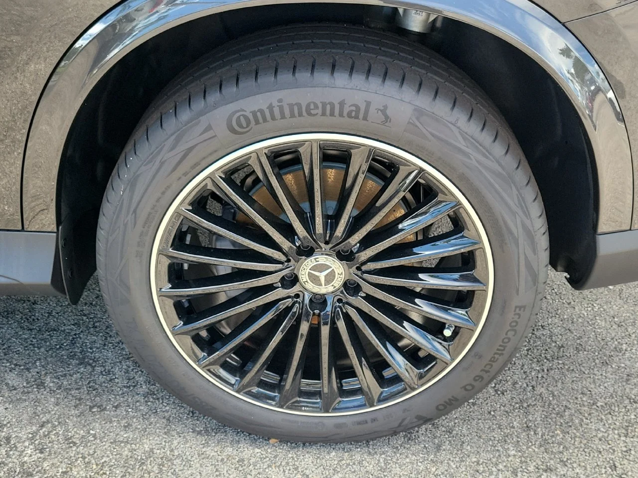 New 2027 Graphite Grey Metallic Mercedes-Benz GLC 300 image 10