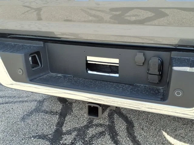 New 2026 Carbonized Gray Metallic Ford XLT image 26
