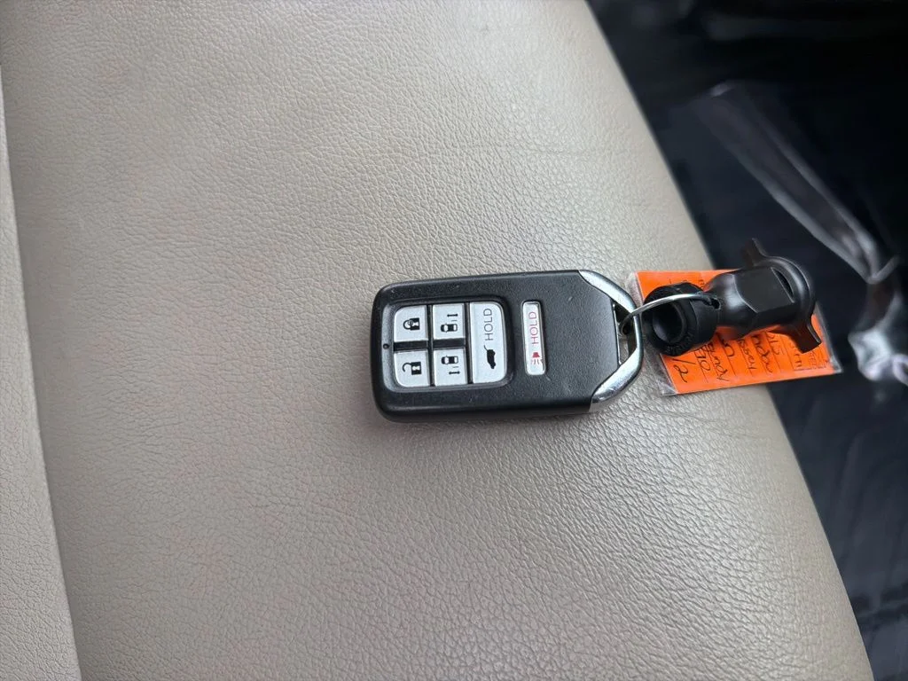 Used 2015  Honda EX-L image 24