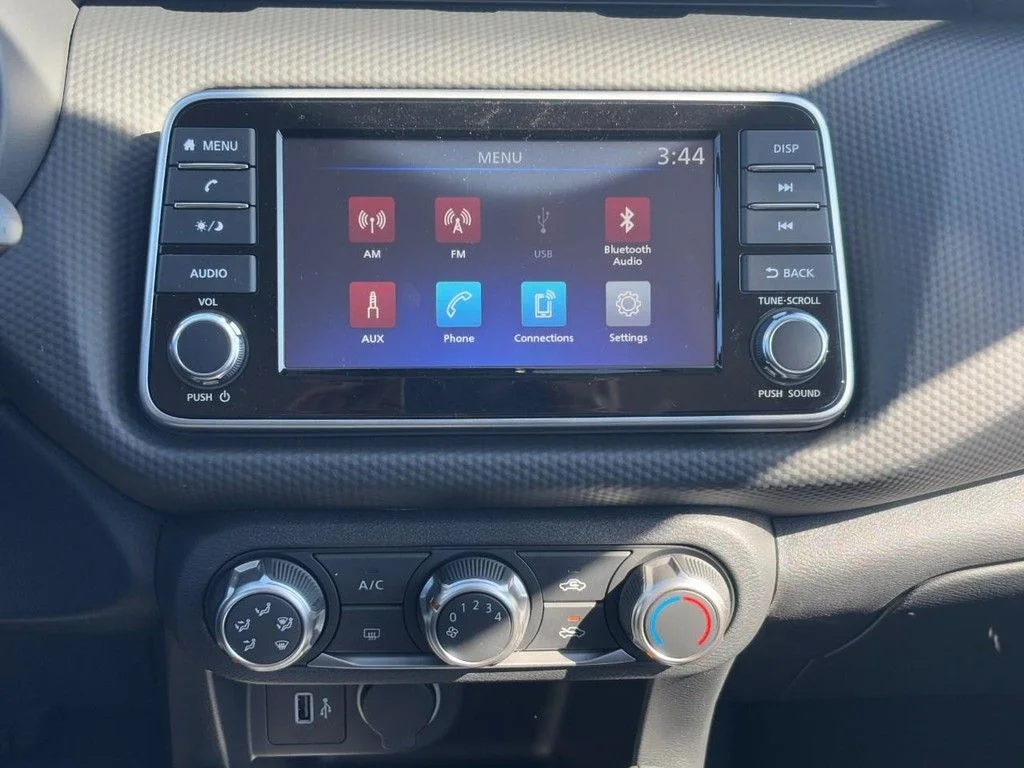 2025 Nissan KICKS PLAY Base - Photo 8