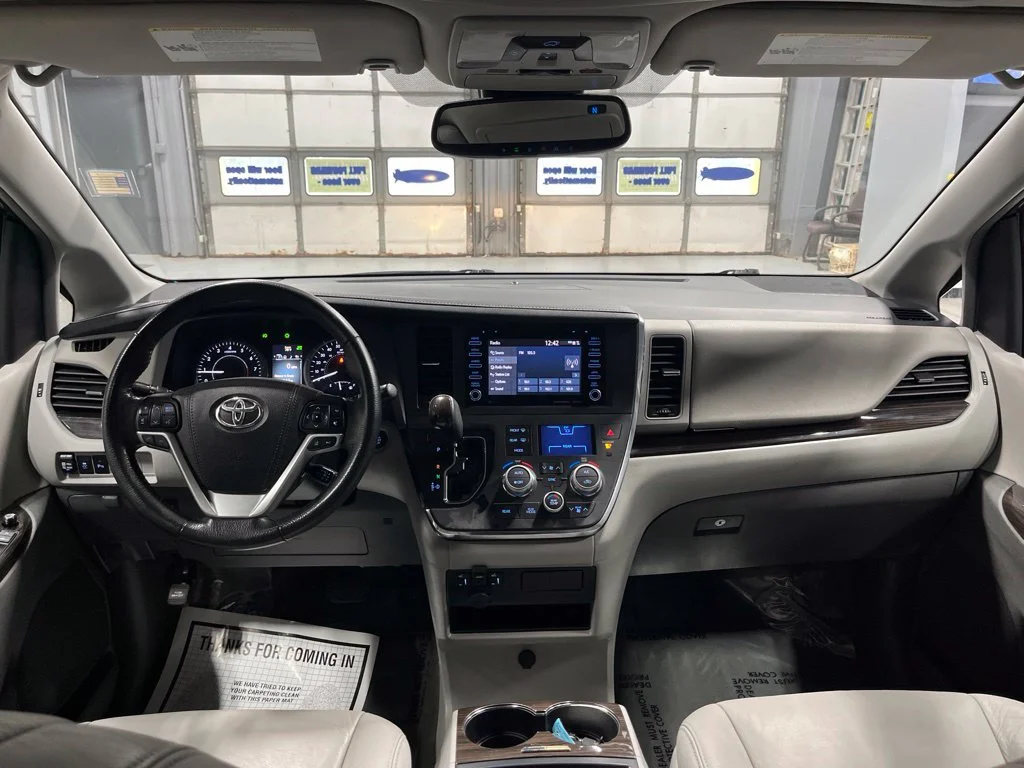 Used 2018 Blizzard Pearl Toyota XLE image 27