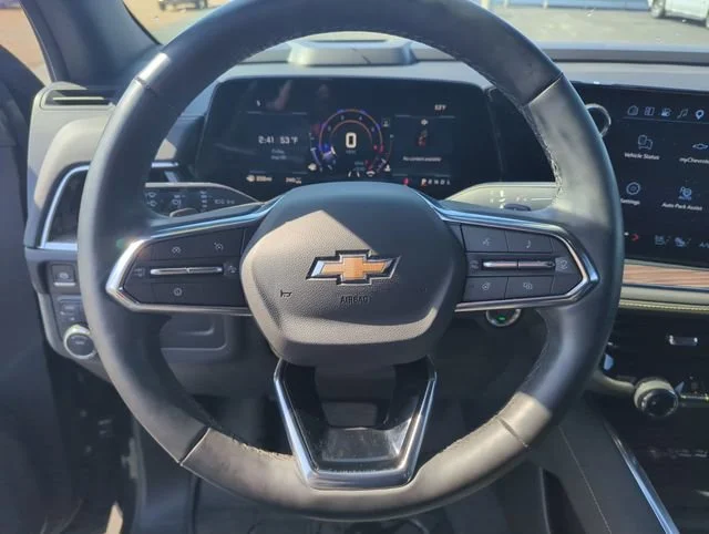Used 2025 Dark Ash Metallic Chevrolet Premier image 17