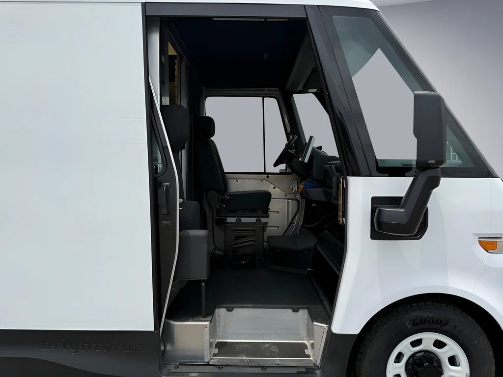 Used 2024 Oyster White BrightDrop EJY image 89
