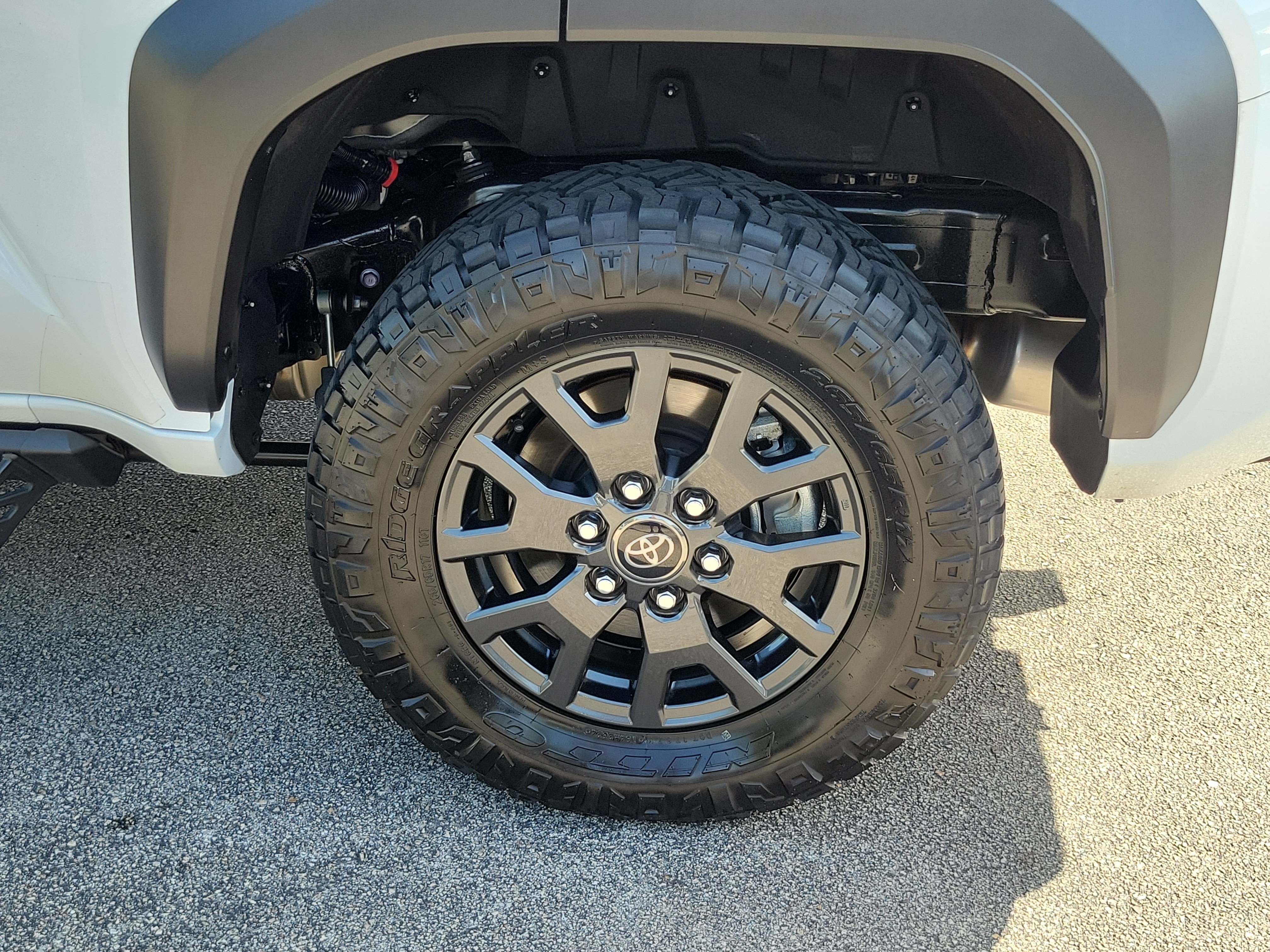 Used 2025 Ice Toyota SR5 image 9