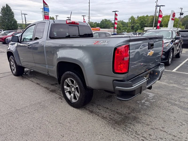 Used 2018 Gray Chevrolet Z71 image 7