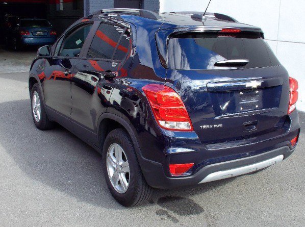 Used 2021 Midnight Blue Metallic Chevrolet LT image 9