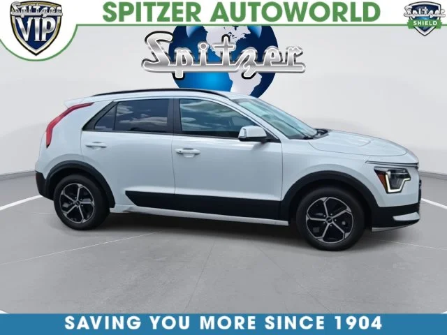 Used 2023 White Kia EX image 15