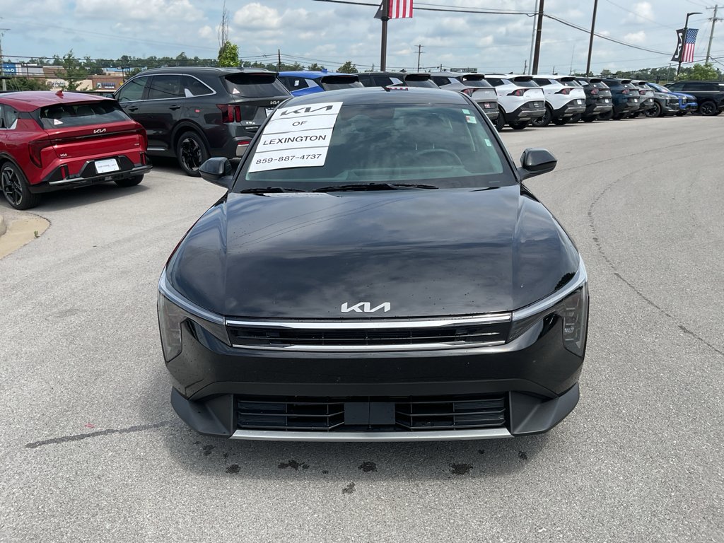 Used 2025 Aurora Black Pearl Kia EX image 3