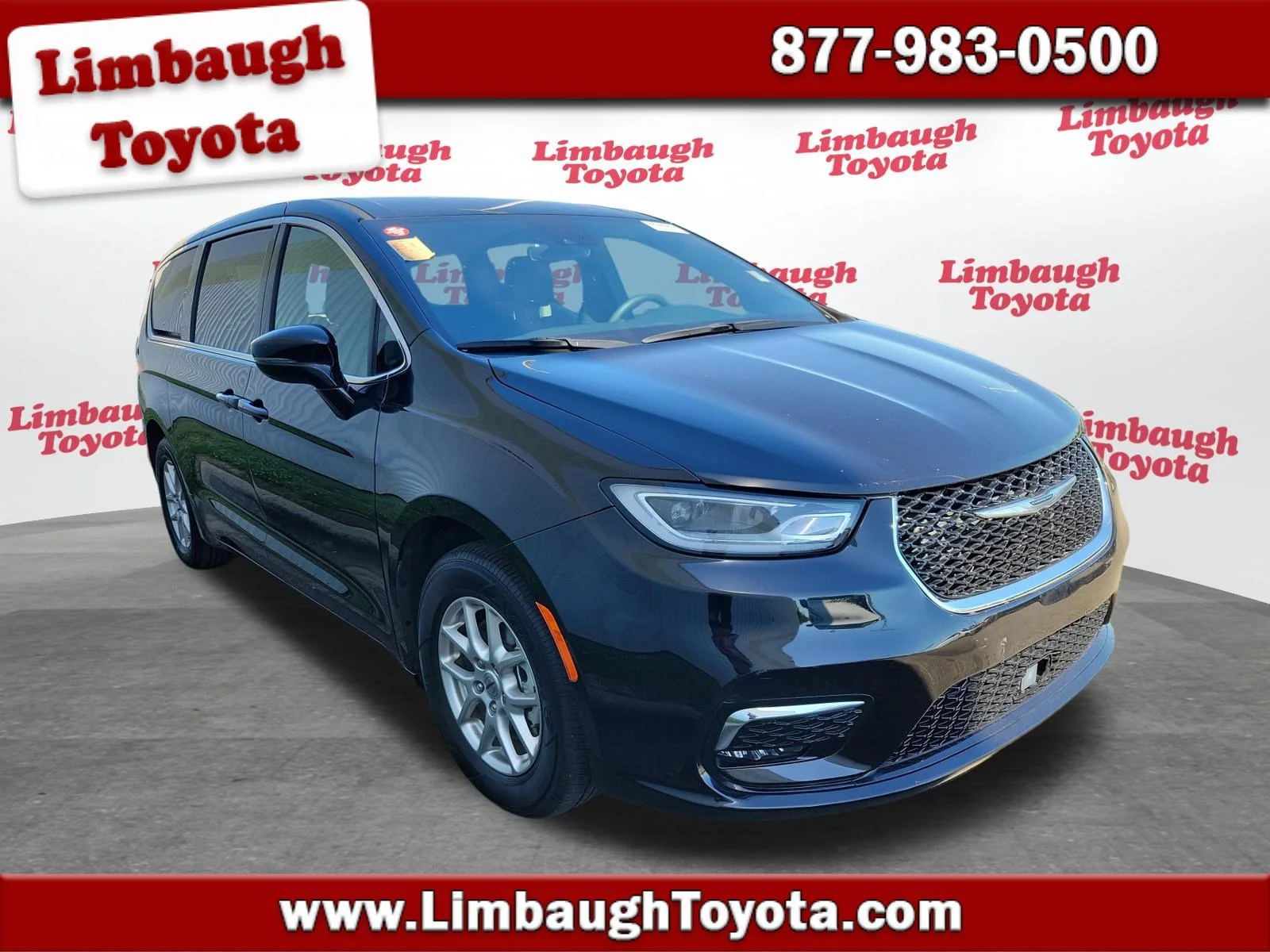 2025 Chrysler Pacifica Select's photo