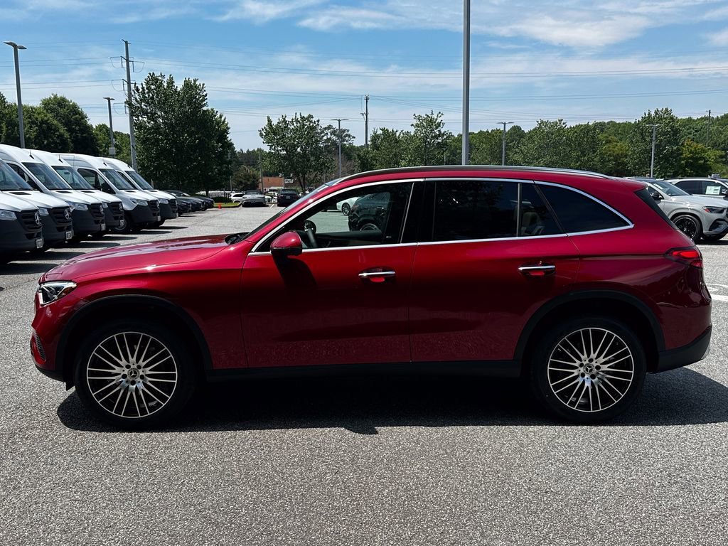 New 2026 MANUFAKTUR Patagonia Red Metallic Mercedes-Benz GLC 300 image 5