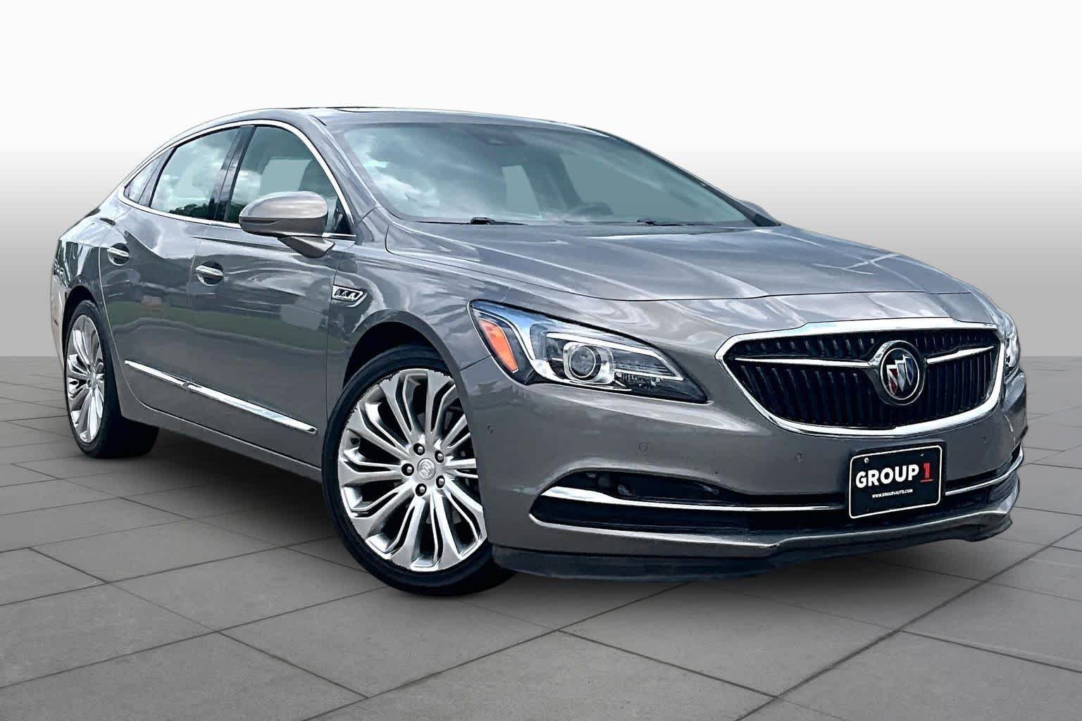 Used 2017  Buick  image 2