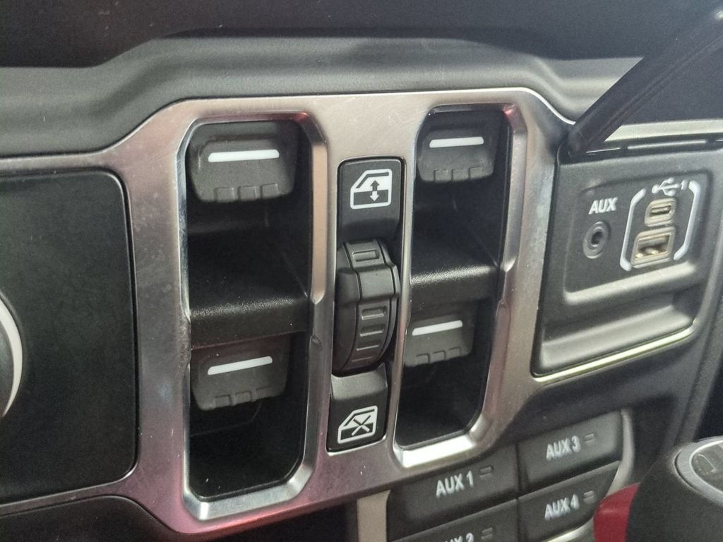 2022 Jeep Wrangler Unlimited Sahara 4XE - Photo 30