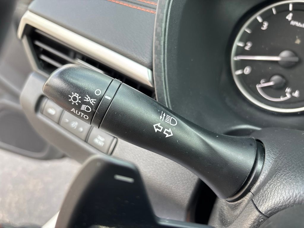 Used 2019 White Nissan 2.5 SR image 31