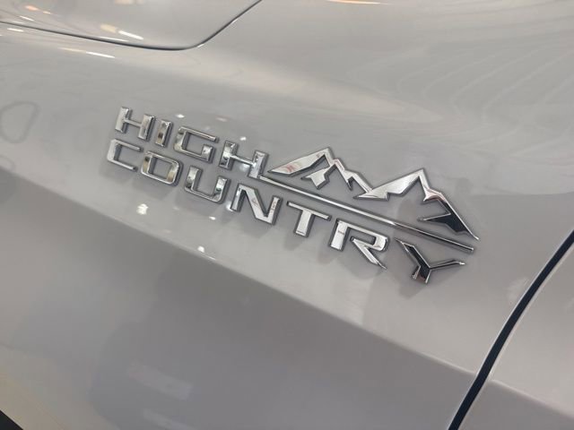 New 2026 Polar White Tricoat Chevrolet High Country image 33