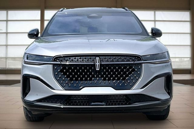 Used 2024 Gray Lincoln Reserve image 3