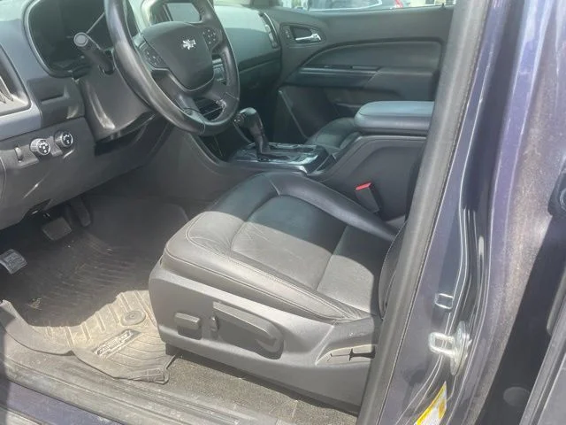 Used 2018 Blue Metallic Chevrolet Z71 image 9