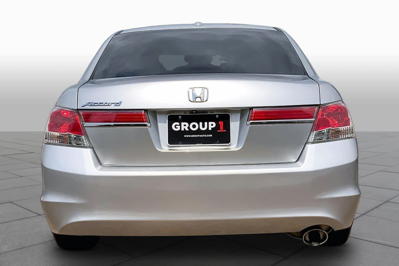 Used 2012 Alabaster Silver Metallic Honda EX-L image 4