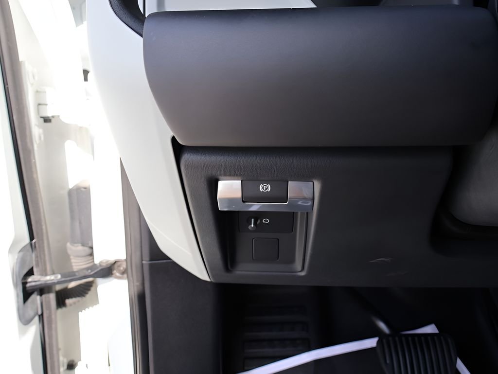 Used 2020 Fuji White Land Rover HSE image 34