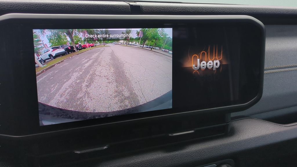 Used 2024 White Jeep Sport S image 16
