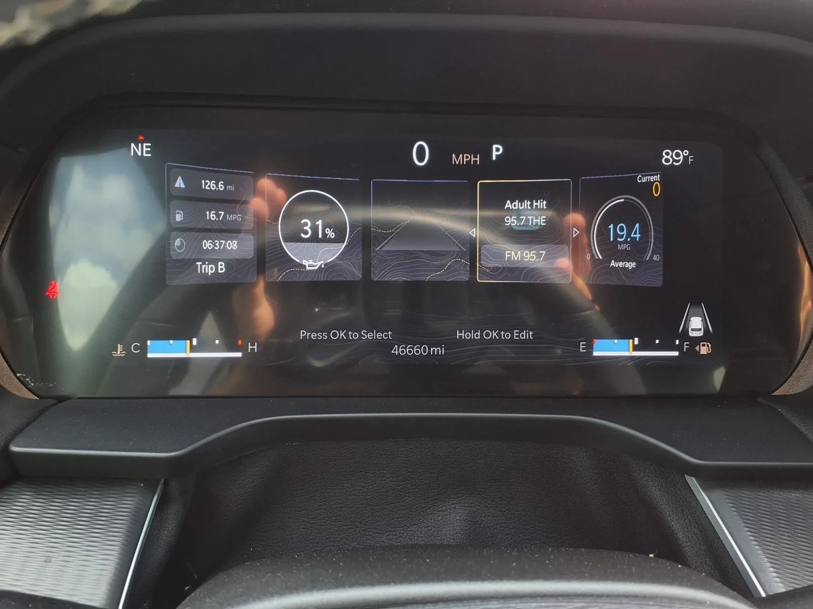 Used 2023 Silver Jeep Altitude image 14