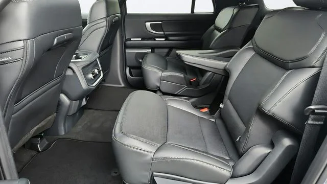 New 2026 Glacier Gray Metallic Tri-Coat Ford MAX Platinum® image 24