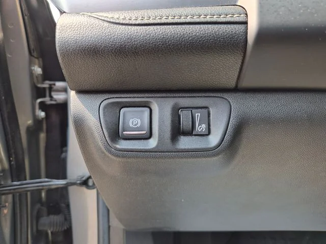 Used 2019 Gray GMC SLE-2 image 20