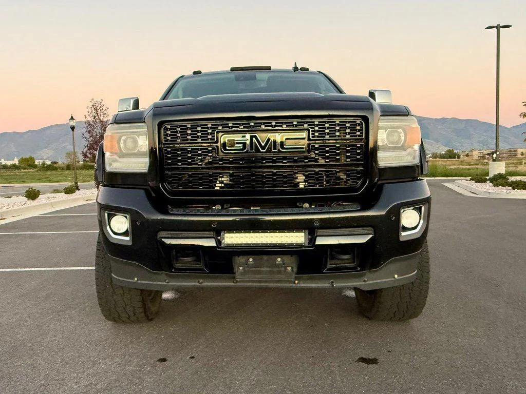 Used 2016 Onyx Black GMC DENALI image 9