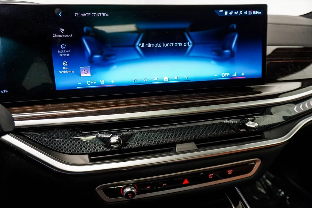 Used 2026 Black BMW xDrive40i image 26