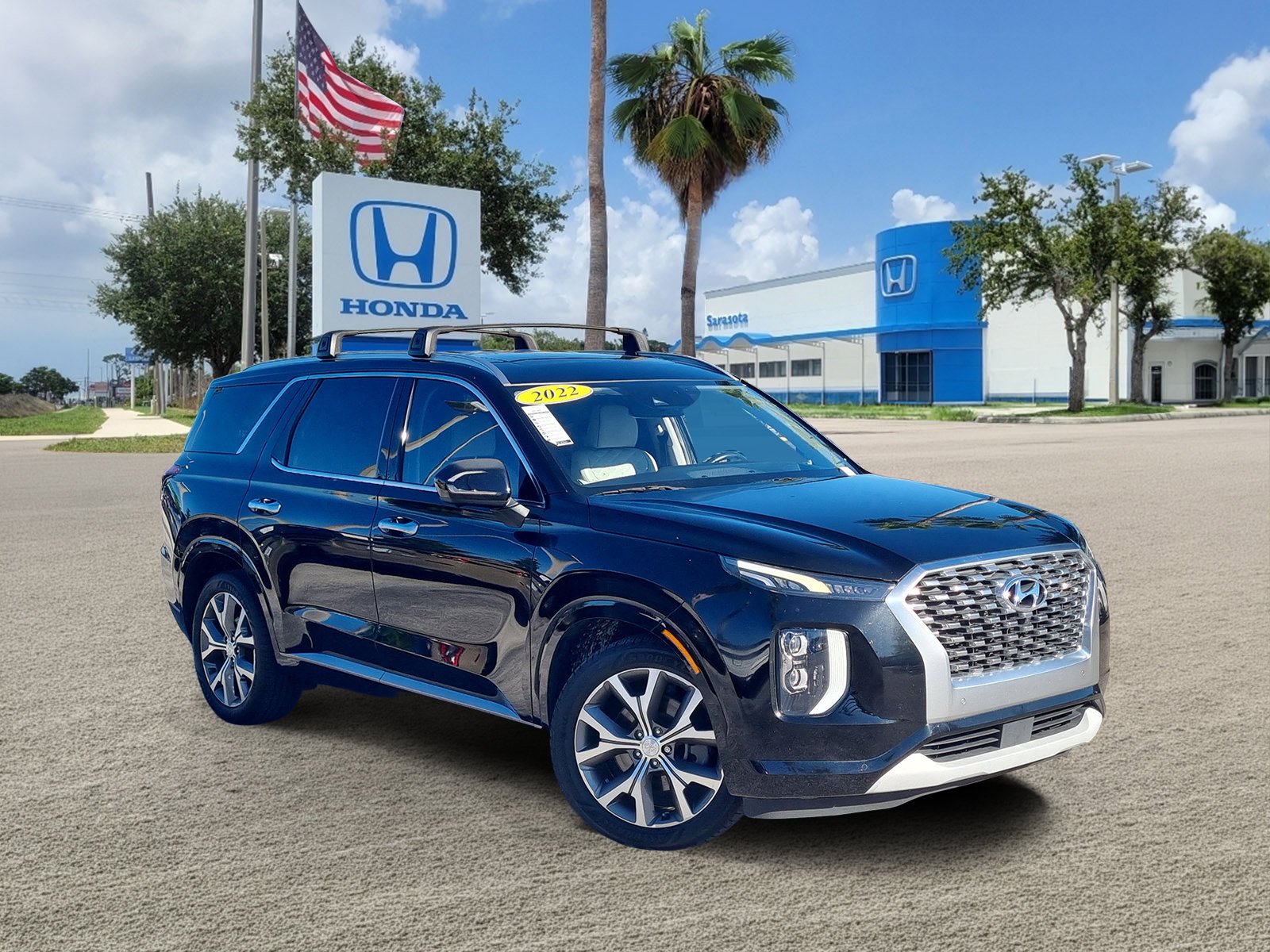 Used 2022 Abyss Black Pearl Hyundai Limited image 1