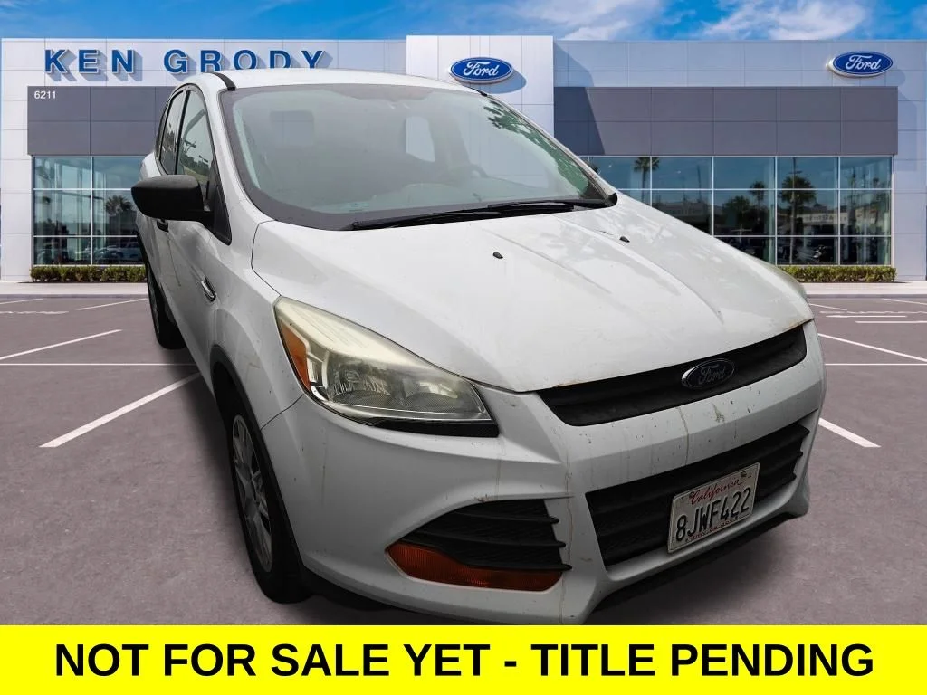 2015 Ford Escape S's photo