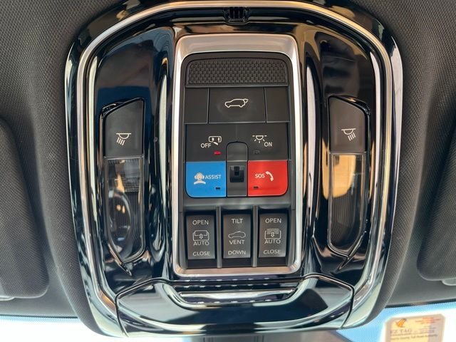 Used 2022 Silver Zynith Jeep Summit 4xe image 28