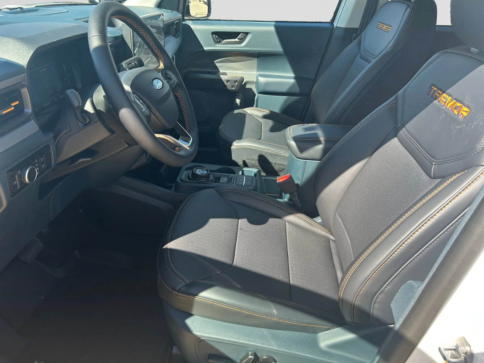 New 2026 Oxford White Ford Tremor image 13