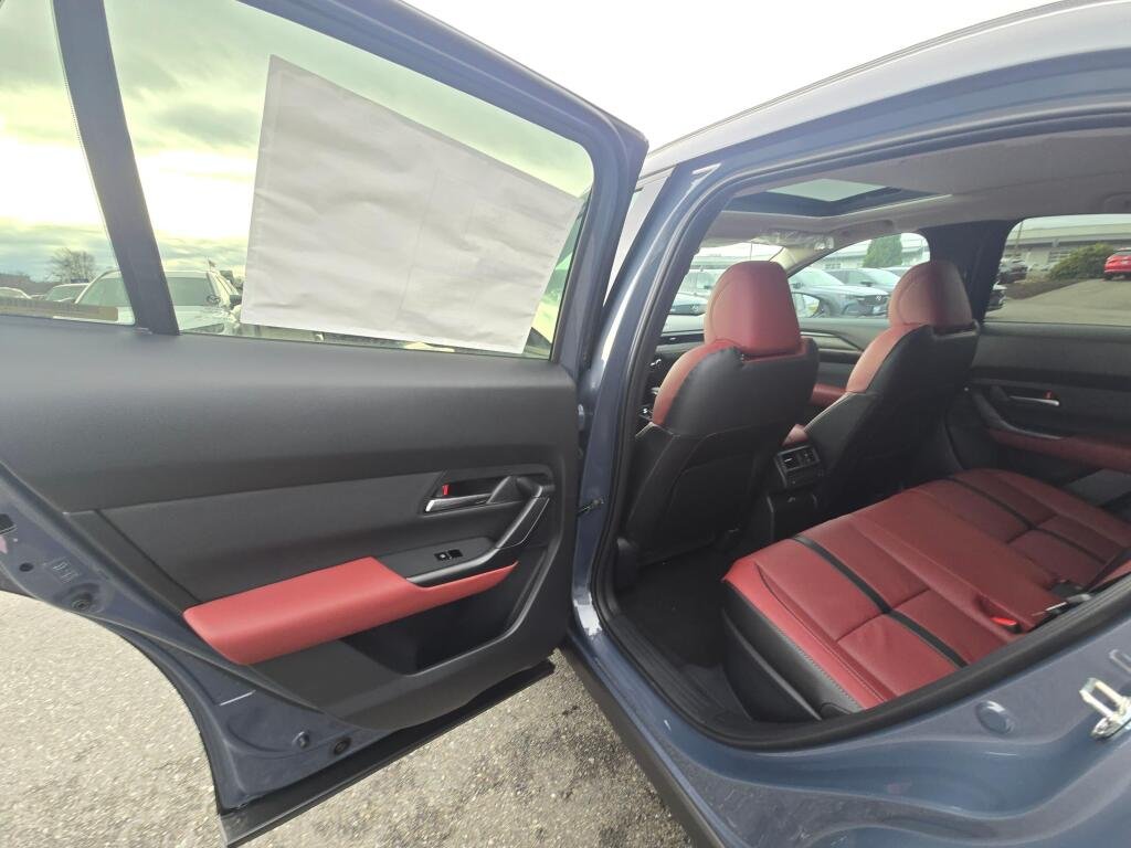 2026 Mazda CX-50 Premium Plus - Photo 11