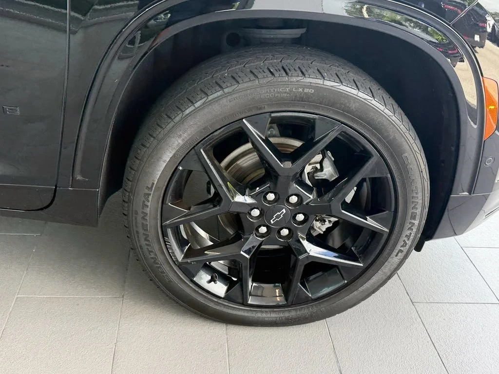 Used 2024 Mosaic Black Metallic Chevrolet RS image 18