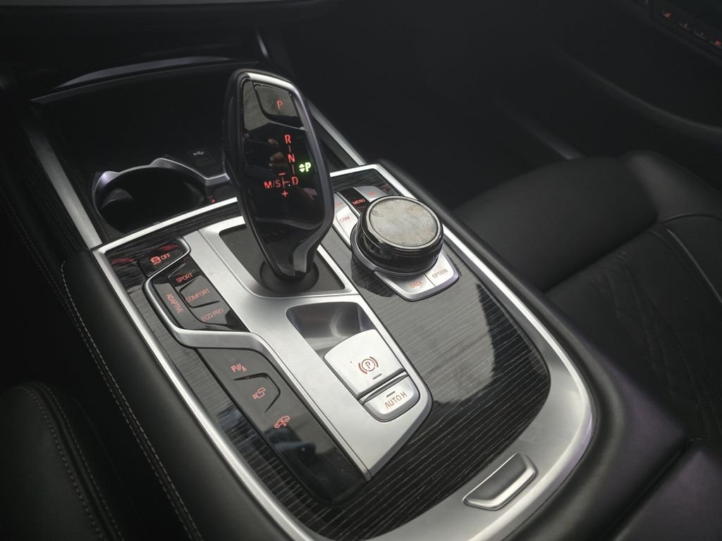 Used 2021 Mineral White Metallic BMW 750i xDrive image 20