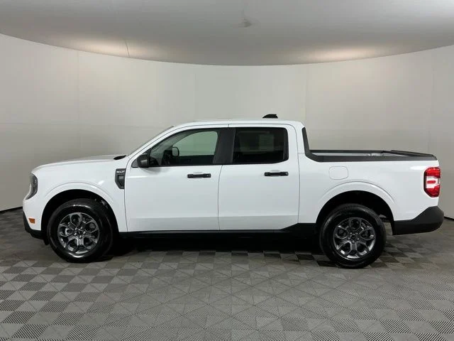 New 2026 Oxford White Ford XLT image 8