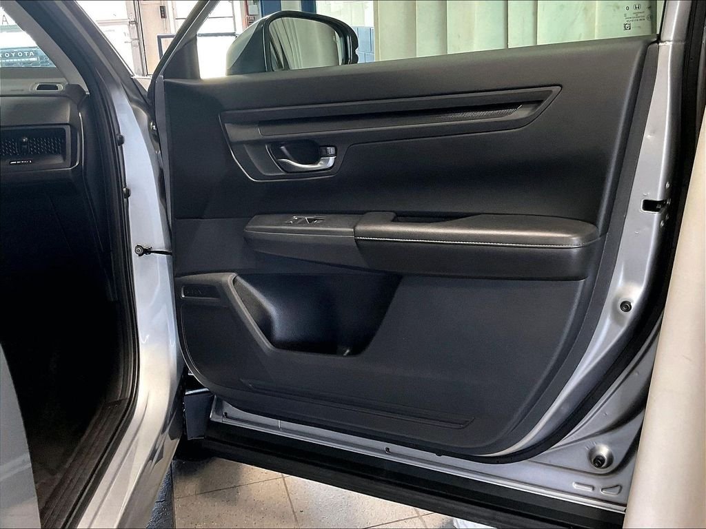Used 2025 Silver Honda EX image 11
