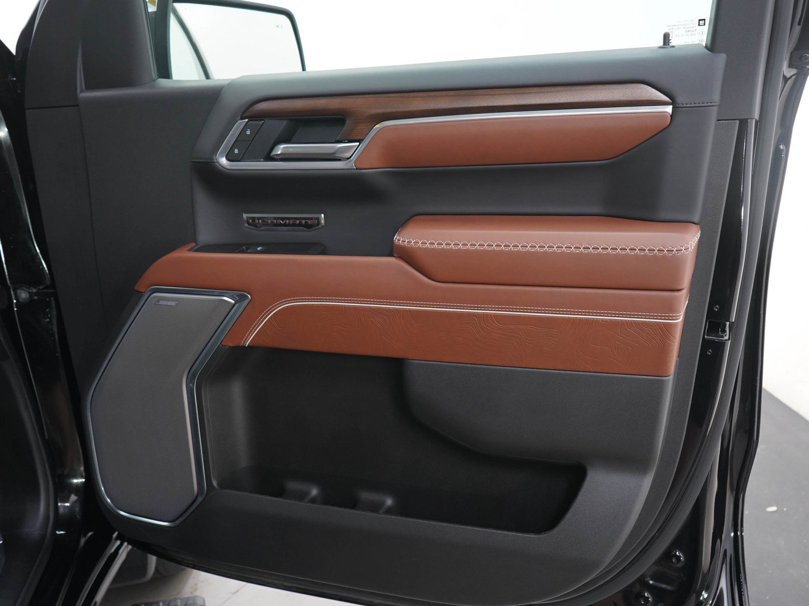 Used 2025 Black GMC Denali Ultimate image 12