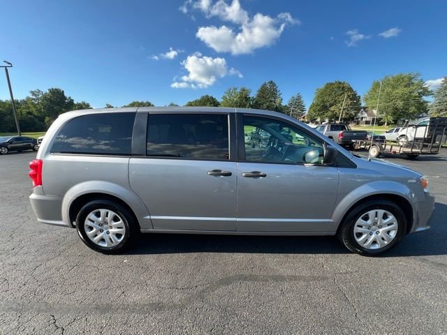 Used 2019 Dodge Grand Caravan SE with VIN 2C4RDGBG1KR669711 for sale in Freeport, IL